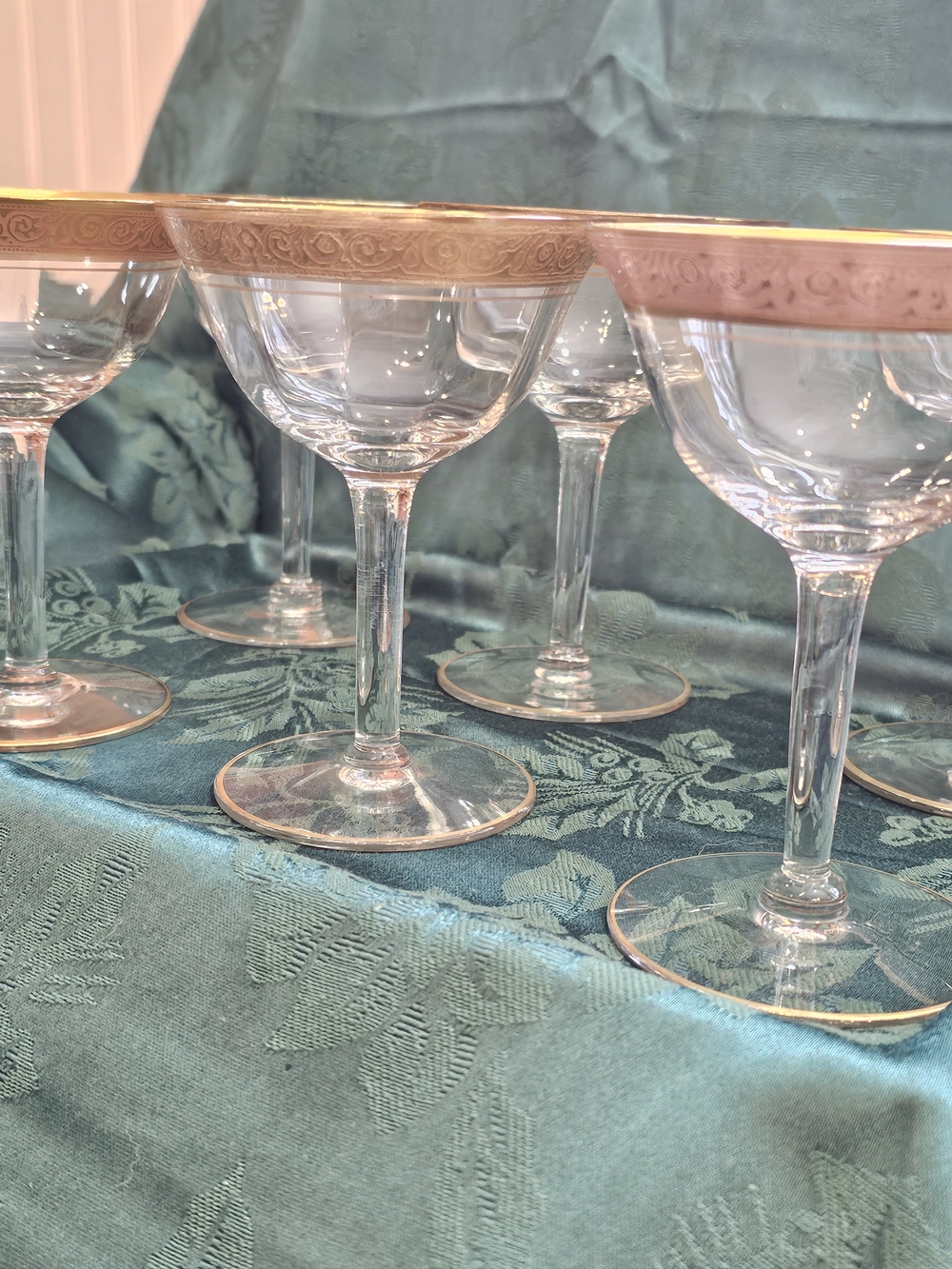 Gold-Rim Coupe Glasses - Elegant Clear Glass Set